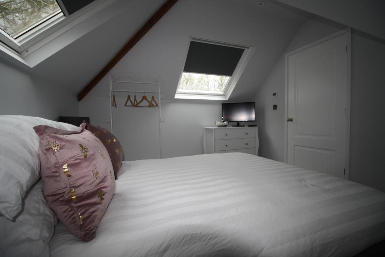 Ryefield Cottage - Luxurious Self-Catered Holiday Cottage With A Log Burner ชิชิสเตอร์ ภายนอก รูปภาพ