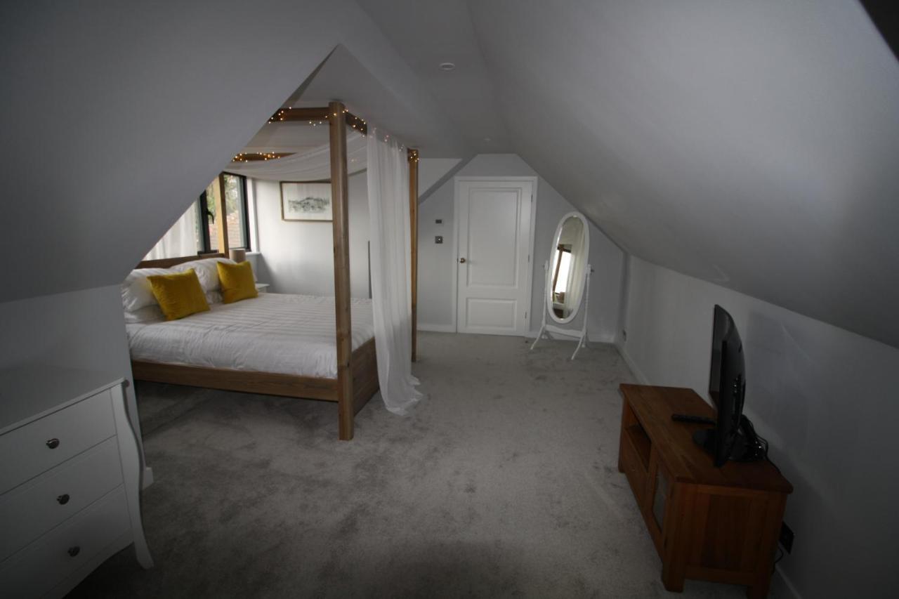 Ryefield Cottage - Luxurious Self-Catered Holiday Cottage With A Log Burner ชิชิสเตอร์ ภายนอก รูปภาพ