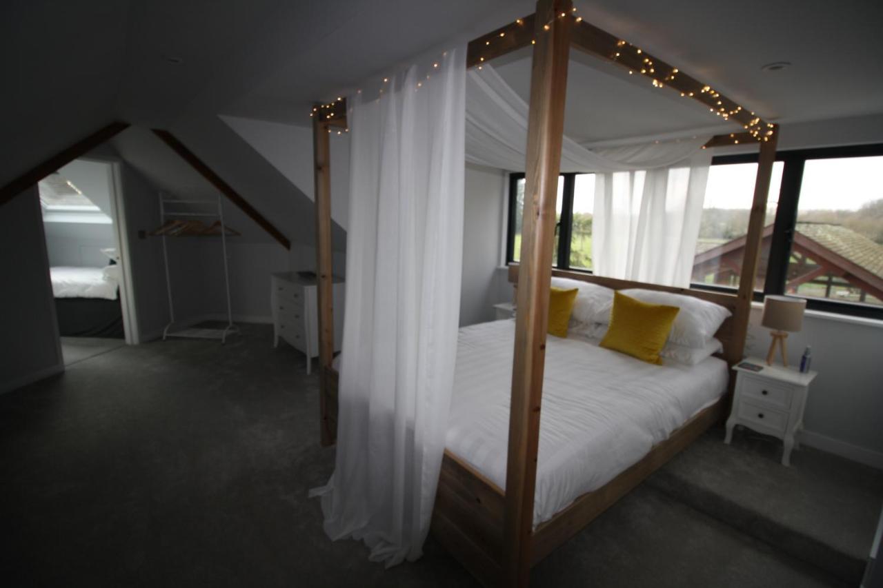 Ryefield Cottage - Luxurious Self-Catered Holiday Cottage With A Log Burner ชิชิสเตอร์ ภายนอก รูปภาพ