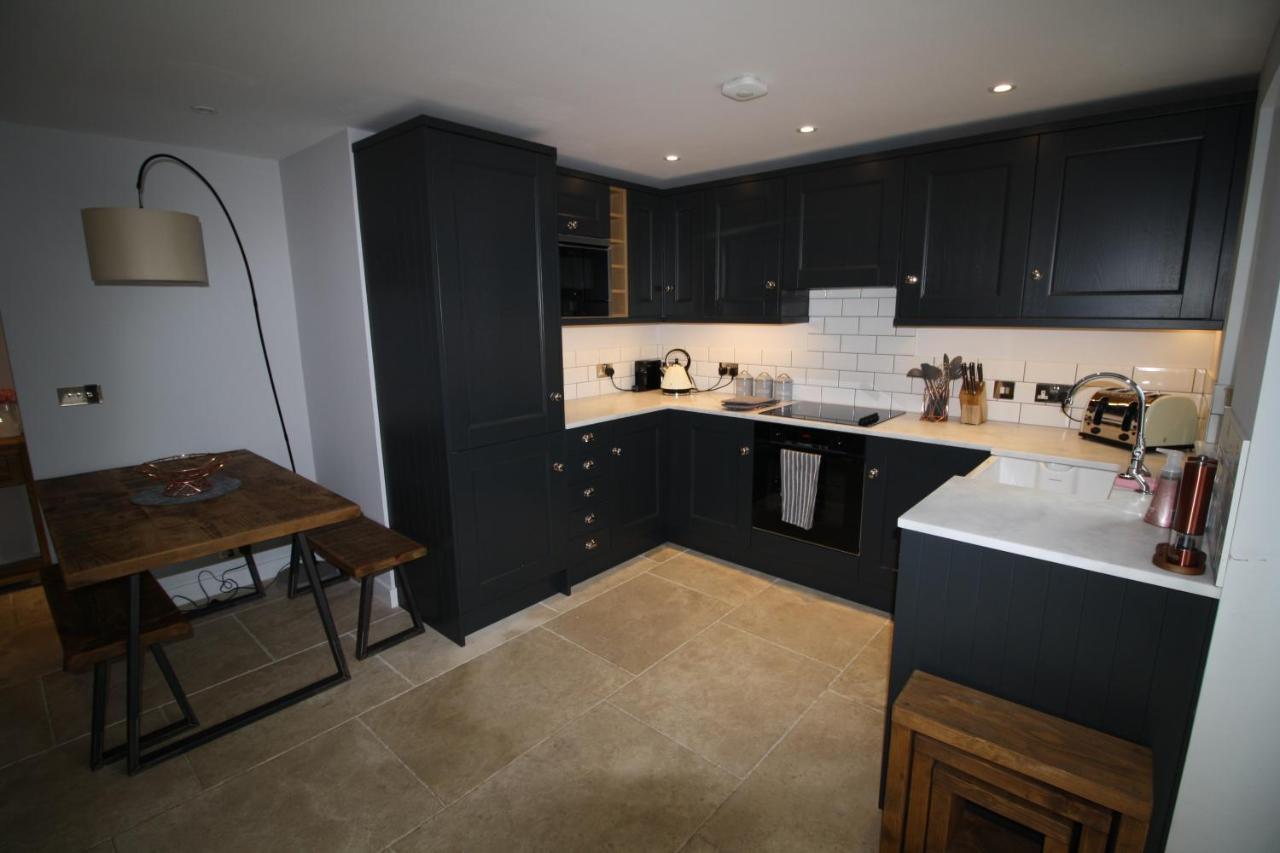Ryefield Cottage - Luxurious Self-Catered Holiday Cottage With A Log Burner ชิชิสเตอร์ ภายนอก รูปภาพ